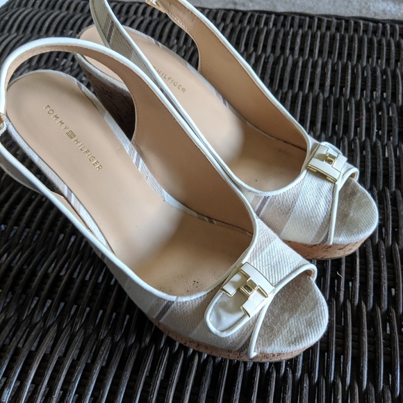 🔥🔥 Tommy Hilfiger Wedge Heel - Picture 2 of 9
